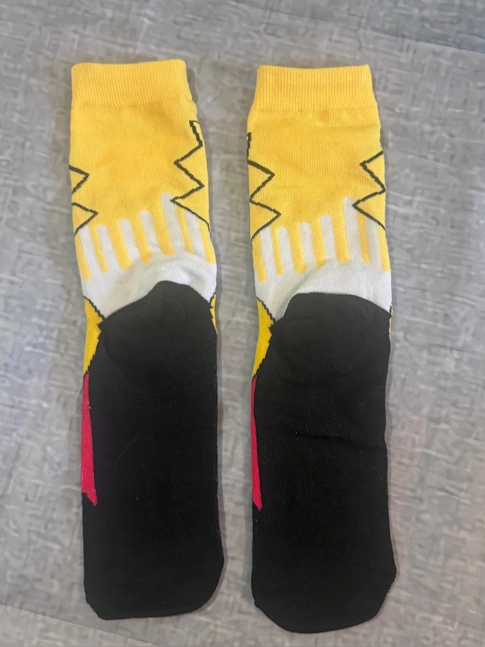 ❤️🌵 The Simpsons Yellow Cartoon Character‎ Socks. NWOT